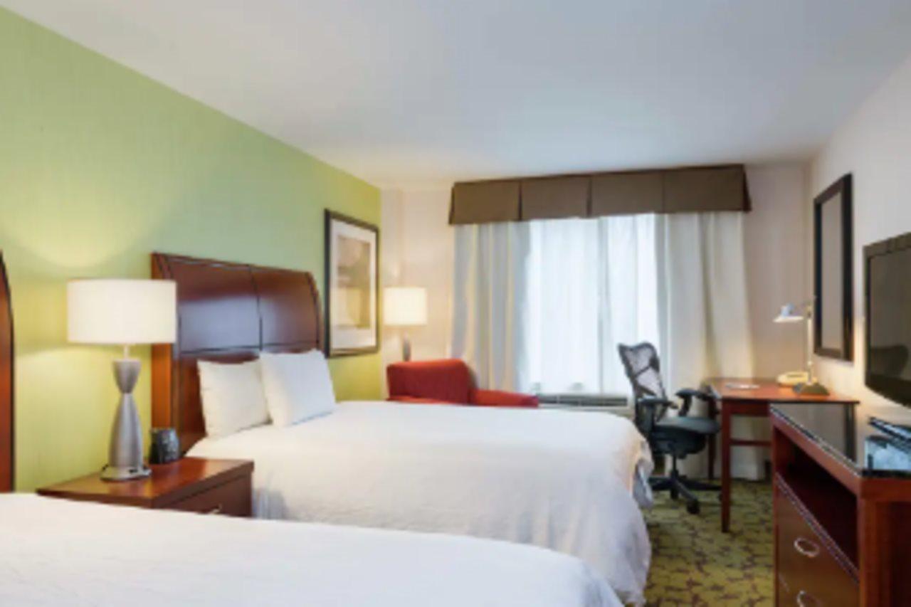 Hilton Garden Inn Queens/Jfk New York Exterior photo