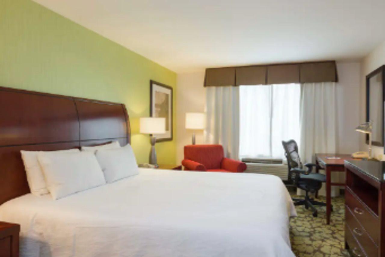 Hilton Garden Inn Queens/Jfk New York Exterior photo