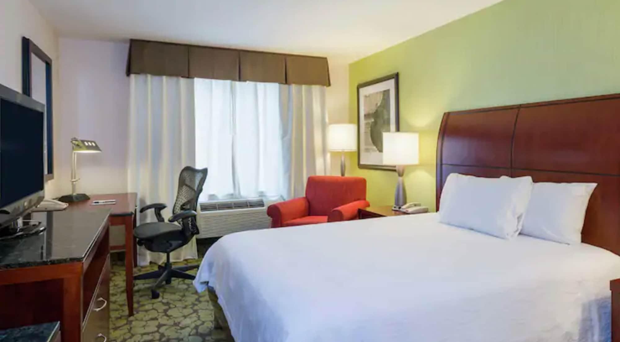 Hilton Garden Inn Queens/Jfk New York Exterior photo