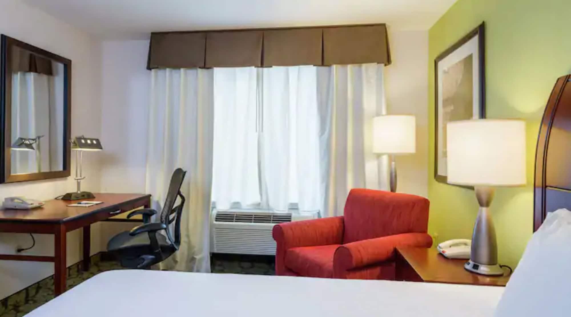 Hilton Garden Inn Queens/Jfk New York Exterior photo