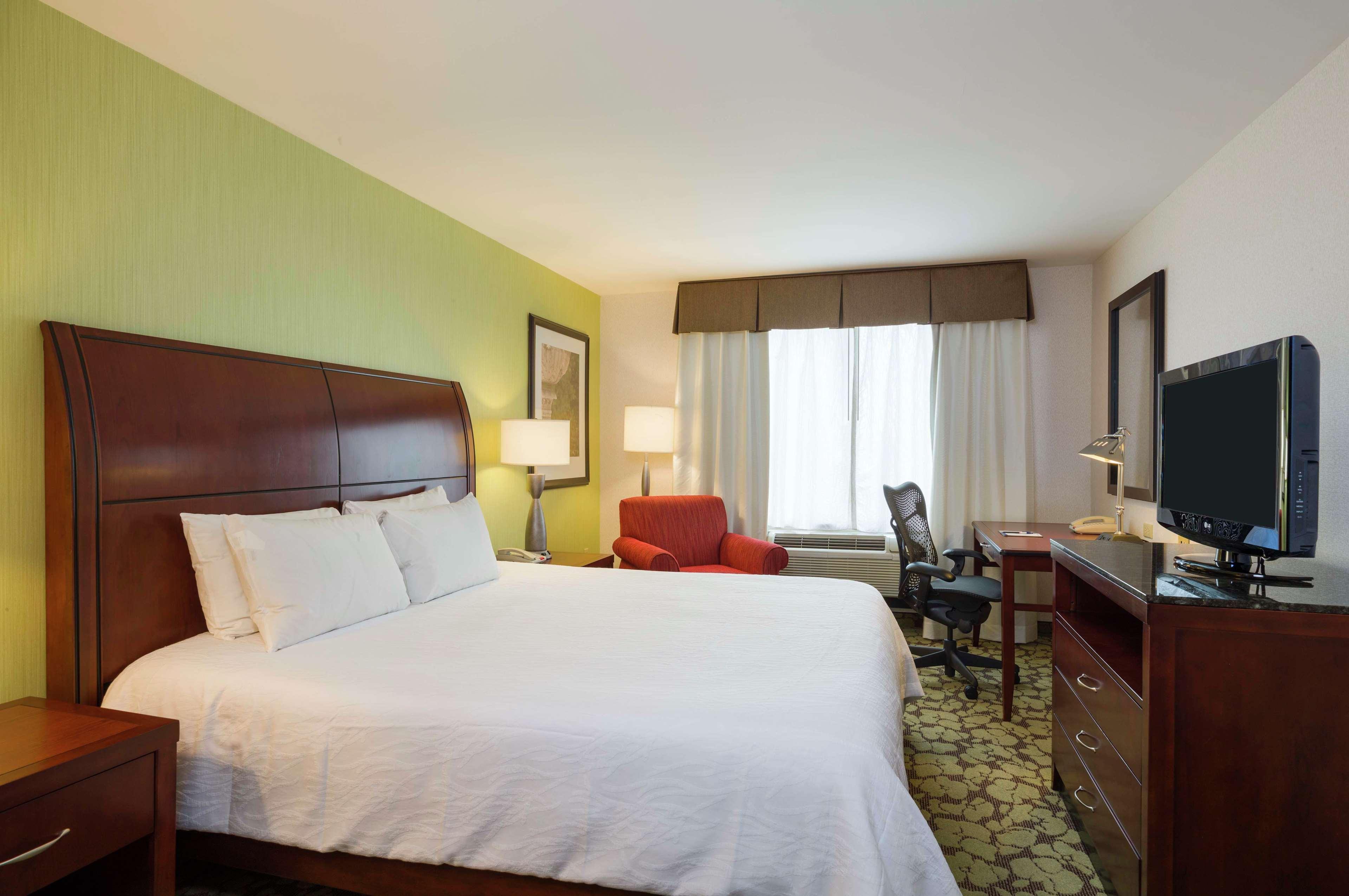 Hilton Garden Inn Queens/Jfk New York Exterior photo
