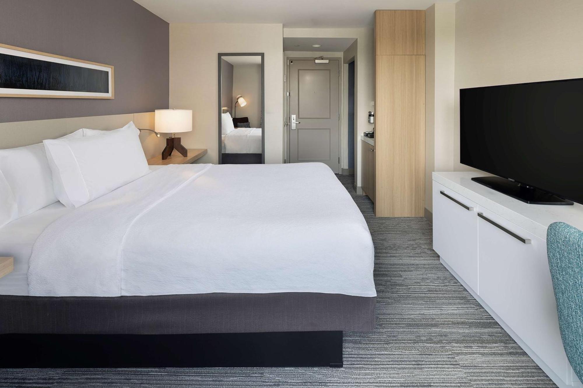 Hilton Garden Inn Queens/Jfk New York Exterior photo
