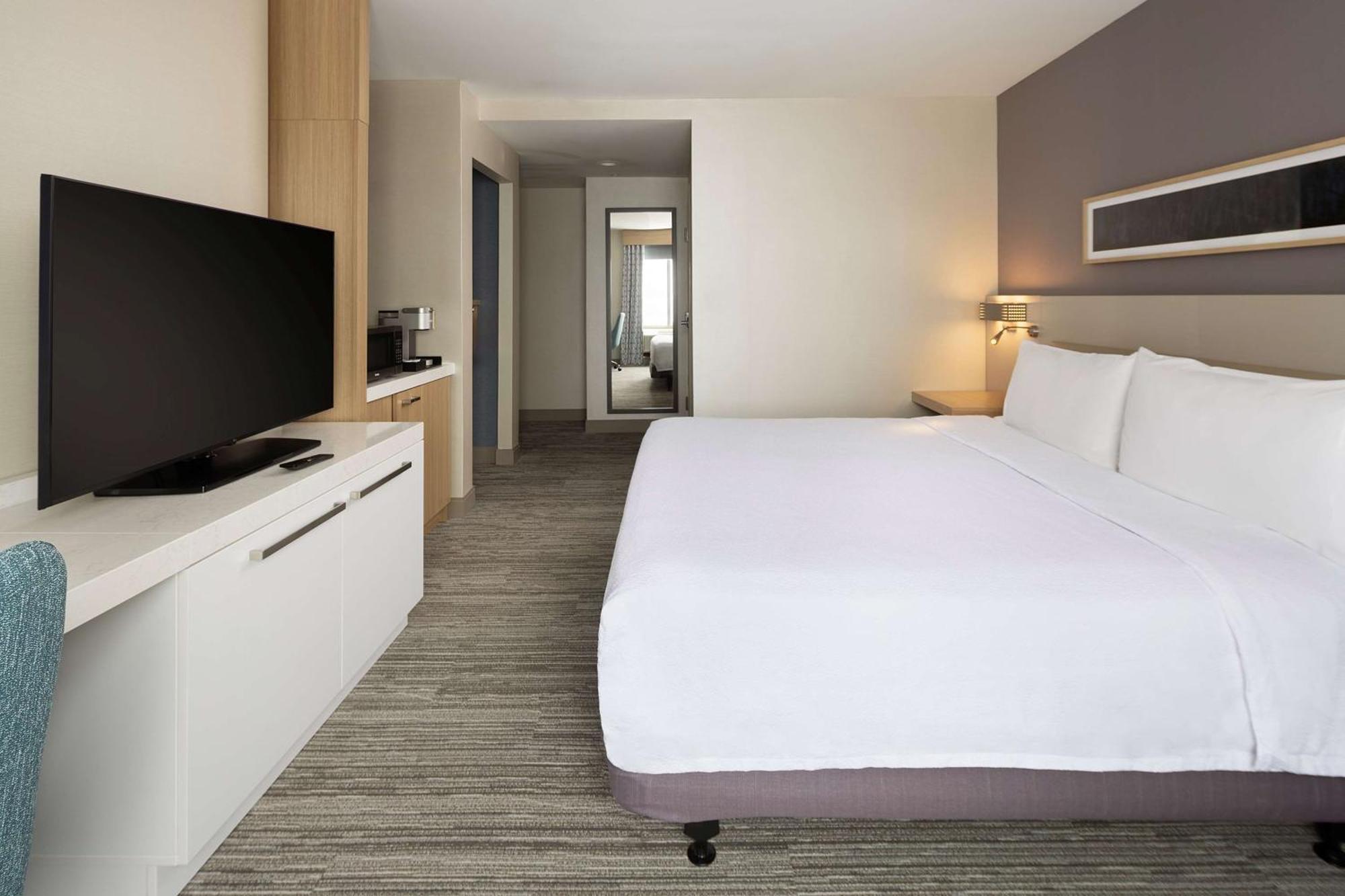 Hilton Garden Inn Queens/Jfk New York Exterior photo
