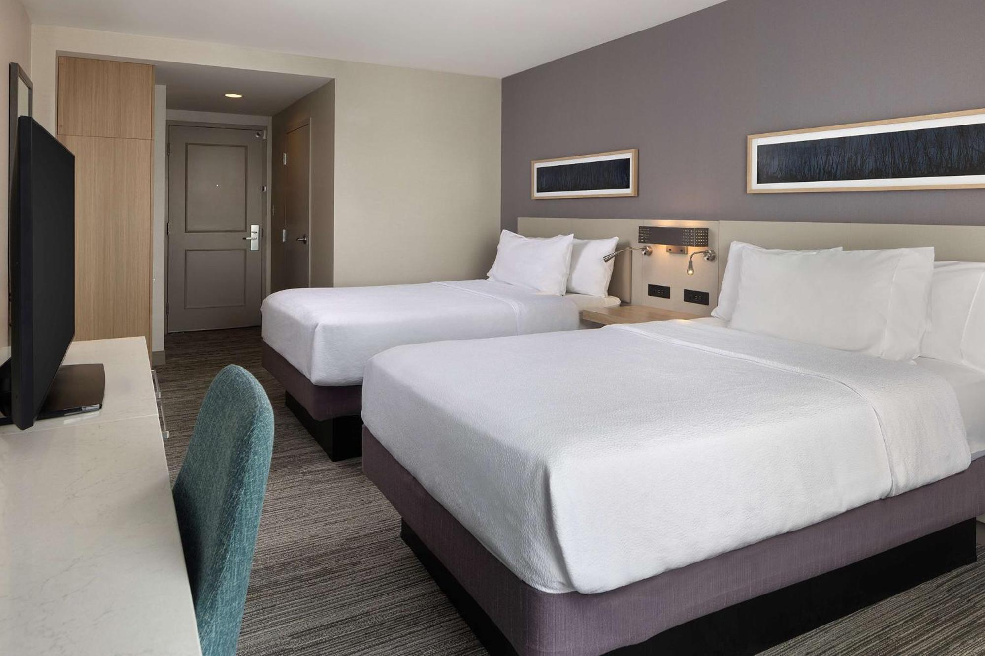 Hilton Garden Inn Queens/Jfk New York Exterior photo
