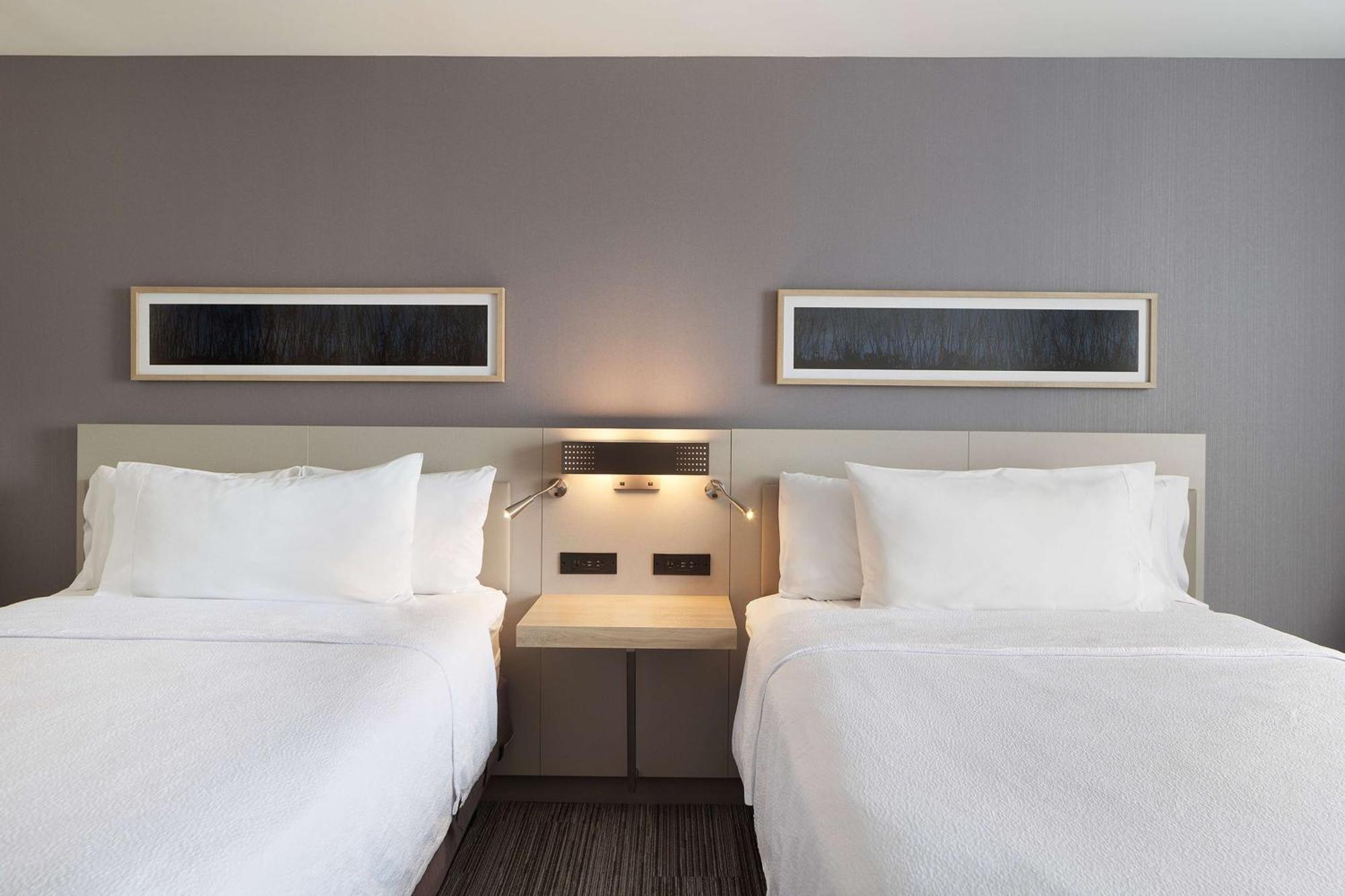 Hilton Garden Inn Queens/Jfk New York Exterior photo
