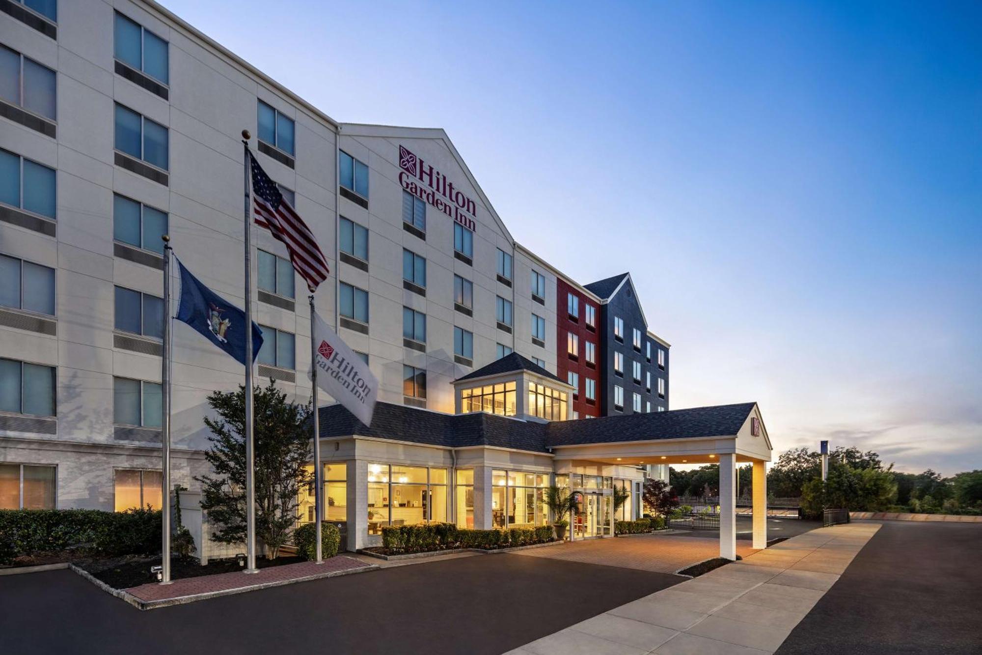 Hilton Garden Inn Queens/Jfk New York Exterior photo