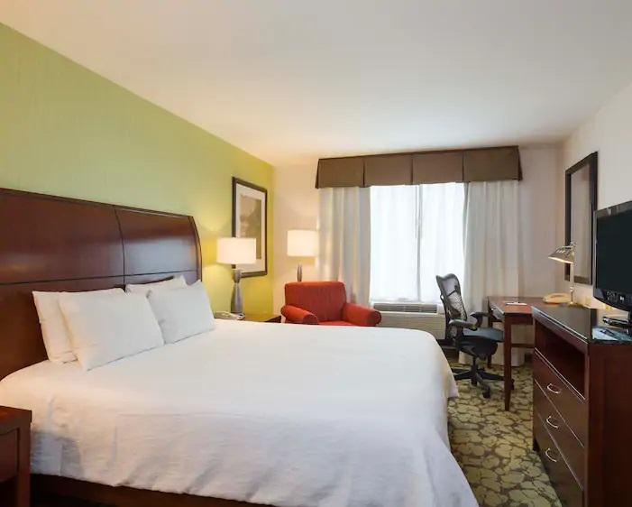 Hilton Garden Inn Queens/Jfk New York Exterior photo