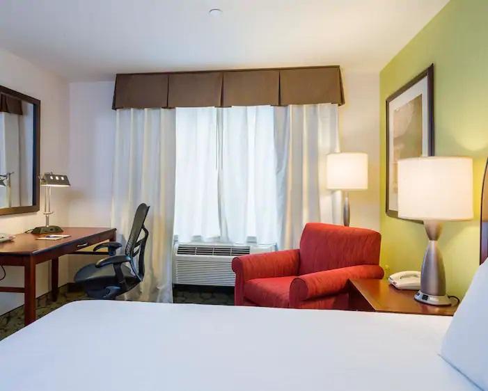 Hilton Garden Inn Queens/Jfk New York Exterior photo